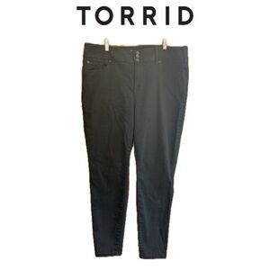 Torrid Black Super Soft Jeggings with Stretch 3 Buttons Ladies size 22R